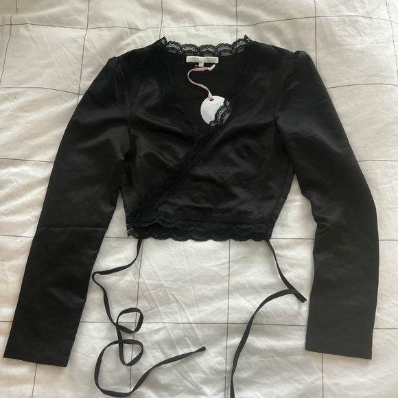 ✨ SOLD ✨ Revolve More to Come Wrap Top - Picture 3 of 5